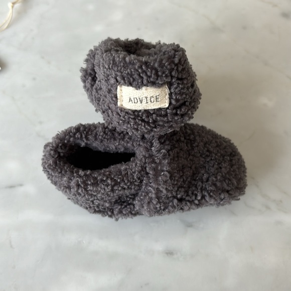 Advice from a caterpillar shearling booties - Picture 7 of 8